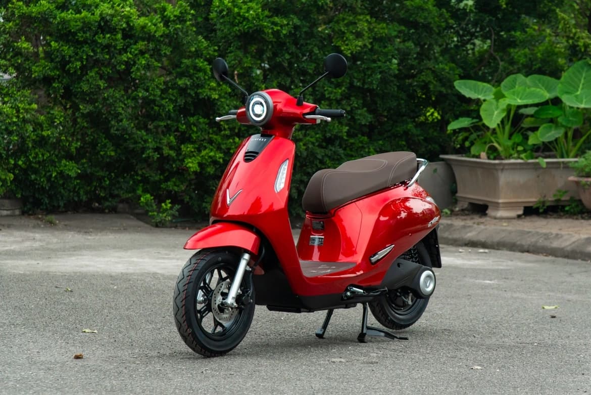 RED VINFAST ELECTRIC SCOOTER